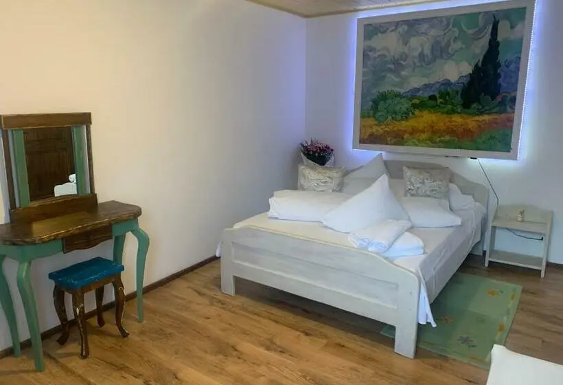 سوئیت 2 خوابه, Vila Thomas