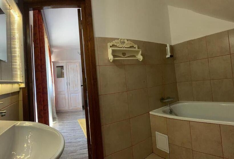 Номер Стандарт, Vila Thomas