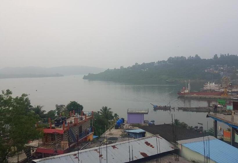 غرفة ديلوكس, Abhi's Homestay