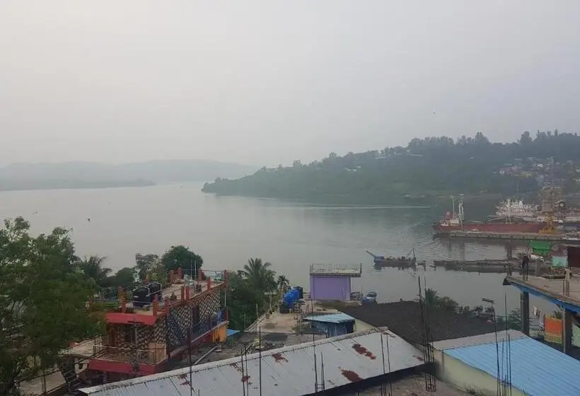 デラックスルーム, Abhi's Homestay