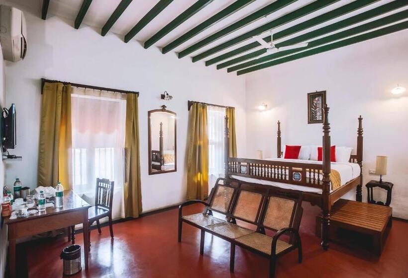 발코니 디럭스 룸, Anantha Heritage