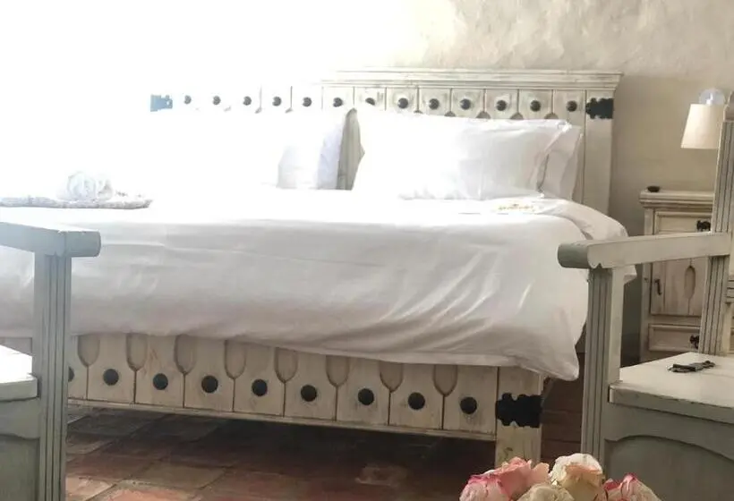 Deluxe Suite King Bed, Casa Provenzal