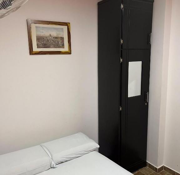 이코노미 룸, Hostal Casa Roma