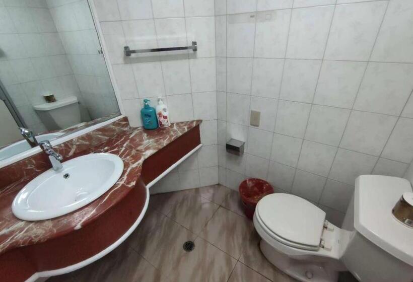 스탠다드 스튜디오, Inestin Shanghai Apt Lujiazui