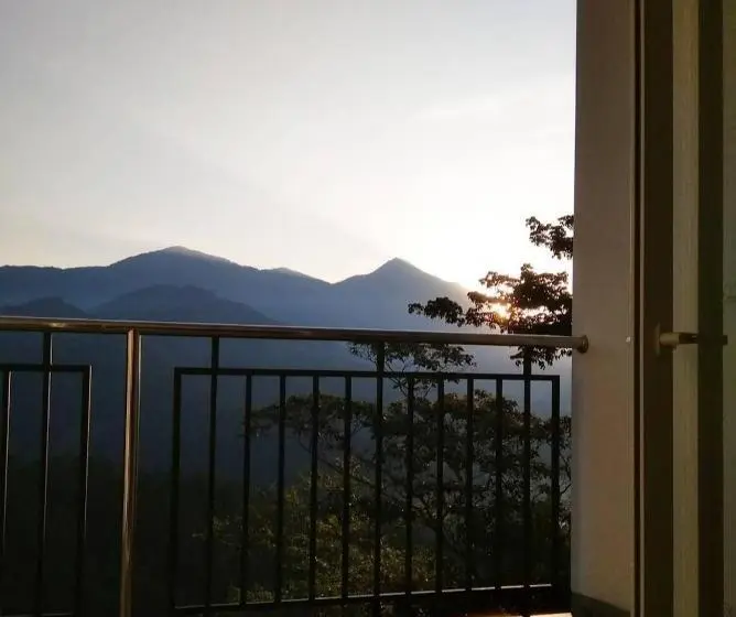 Deluxe Kamer met Balkon, Palmtree Leaf, Munnar