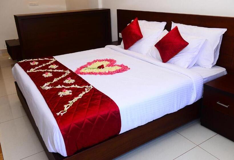 اتاق لوکس با بالکن, Palmtree Leaf, Munnar