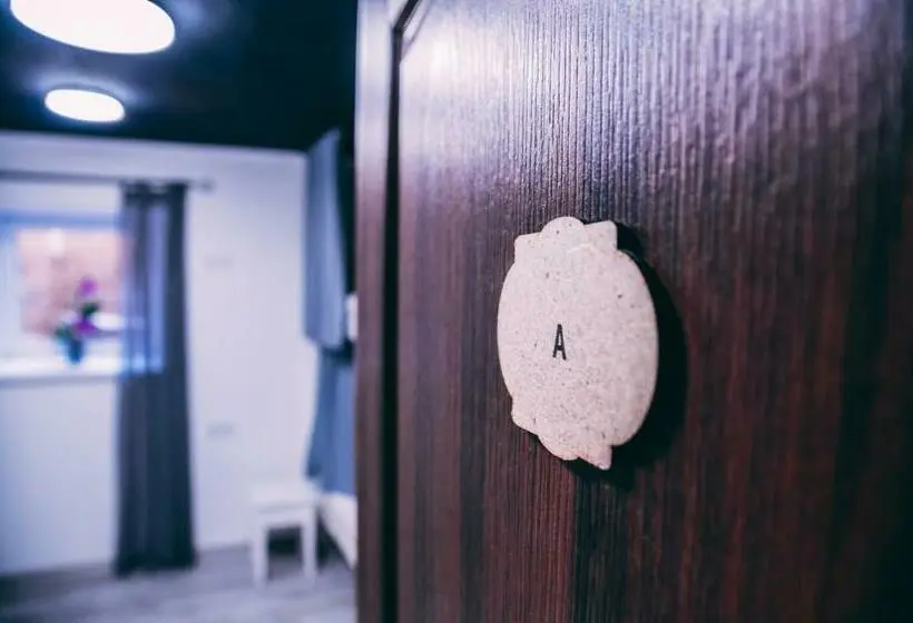 تختخواب در اتاق مشترک, Smart Hostel