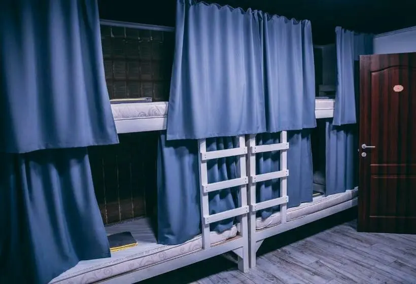 تختخواب در اتاق مشترک, Smart Hostel