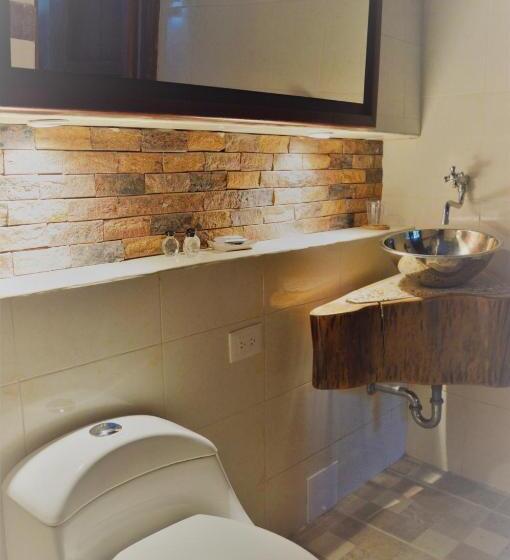 חדר דחוקס עם מיטת קינג, Casa Sinning Año1637