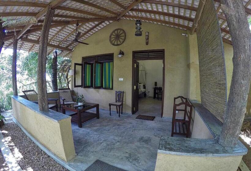 חדר אקונומי, The Horizon Hill Top Villa