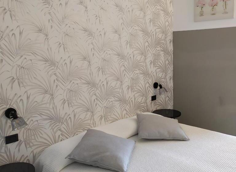 غرفة قياسية ثلاثية, Torre