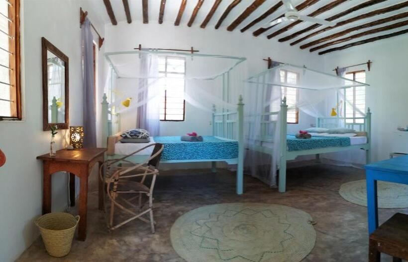 클래식 4인 룸, Barefoot Zanzibar
