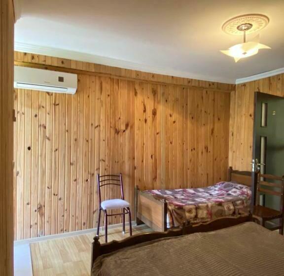 اتاق ساده سه نفره, Guest House Mari