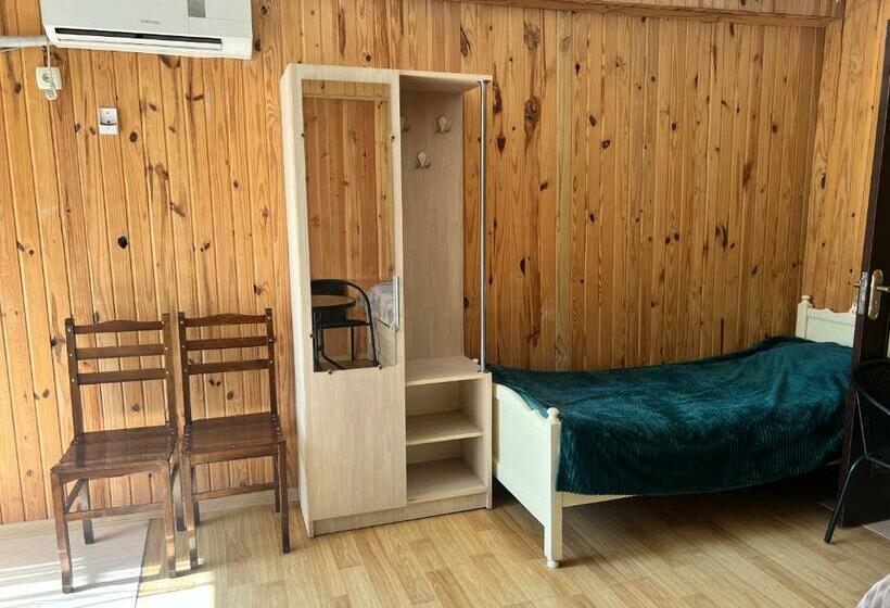 اتاق ساده سه نفره, Guest House Mari