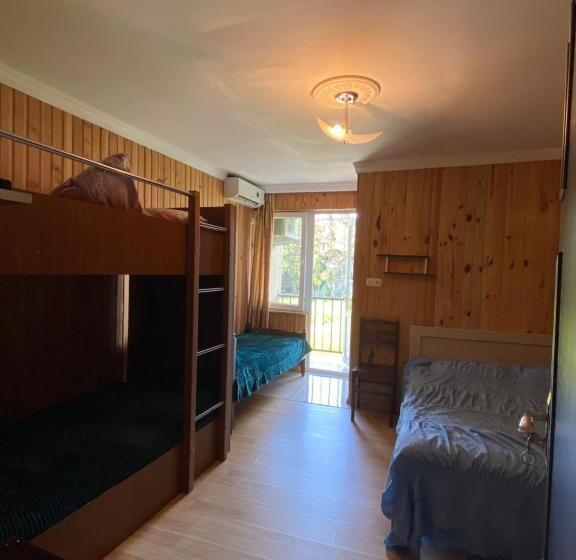 اتاق استاندارد چهار تخته, Guest House Mari