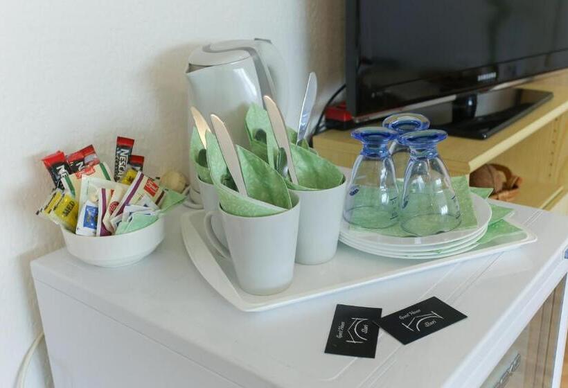 اتاق استاندارد سه تخته با سرویس بهداشتی مشترک, Guest House Stari