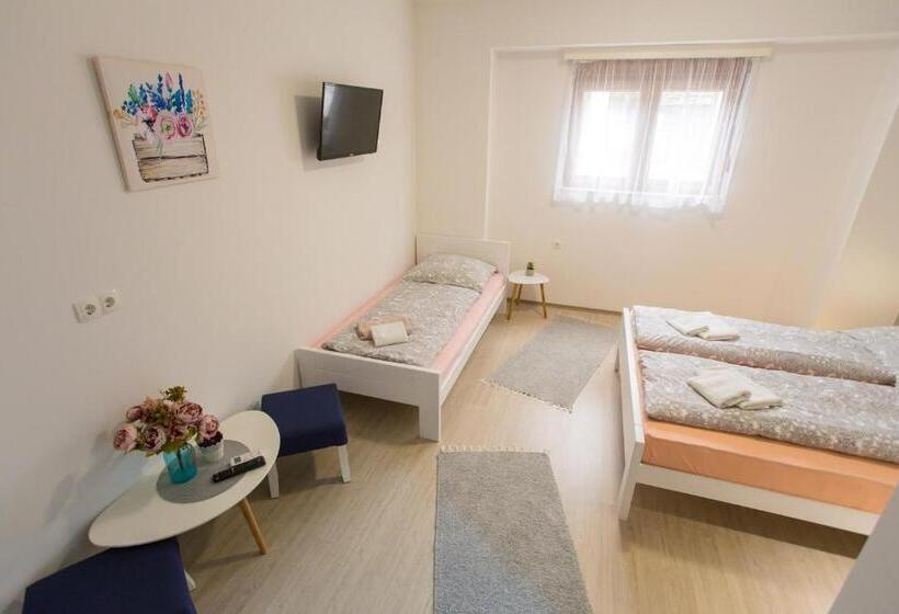 اتاق استاندارد, Guest House Stari