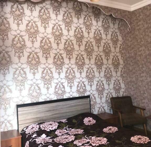 اتاق لوکس با بالکن, Nato & Lado