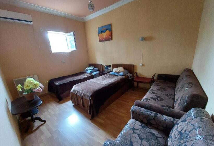 اتاق لوکس خانوادگی, Nato & Lado