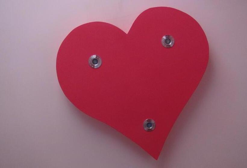 اتاق لوکس, Nato & Lado