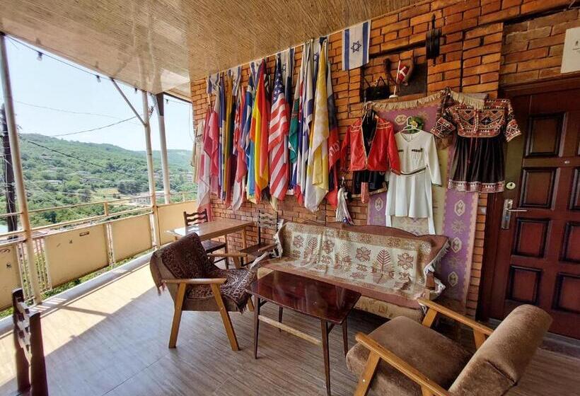 اتاق استاندارد, Nato & Lado