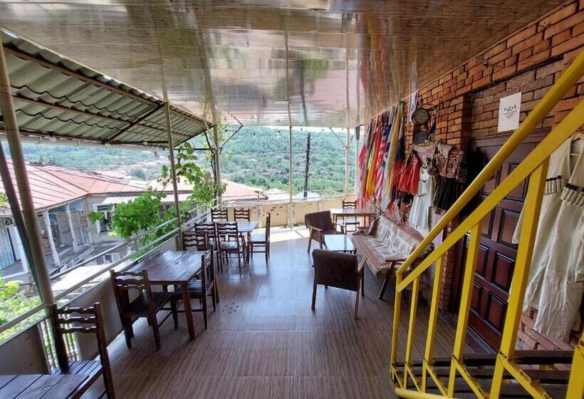 اتاق استاندارد, Nato & Lado