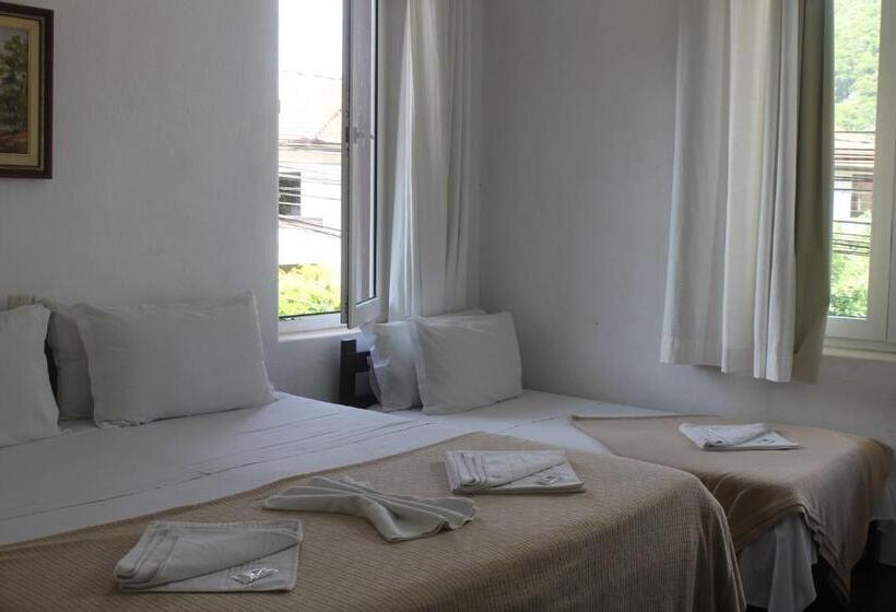 غرفة قياسية ثلاثية, Pousada Max Pomerode