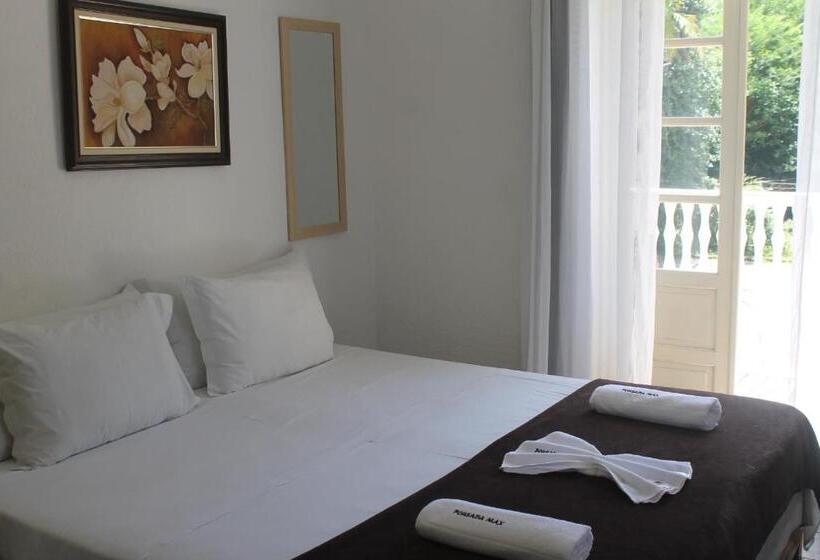 غرفة قياسية ثلاثية, Pousada Max Pomerode