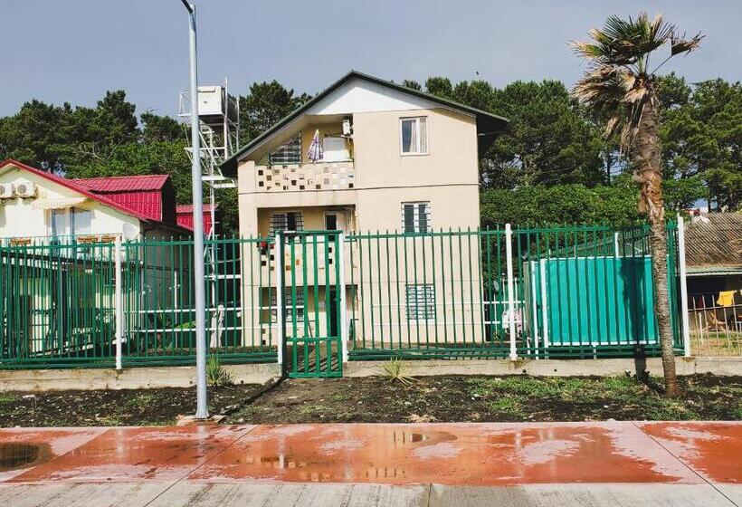 Triple Room Sea View, Ureki House