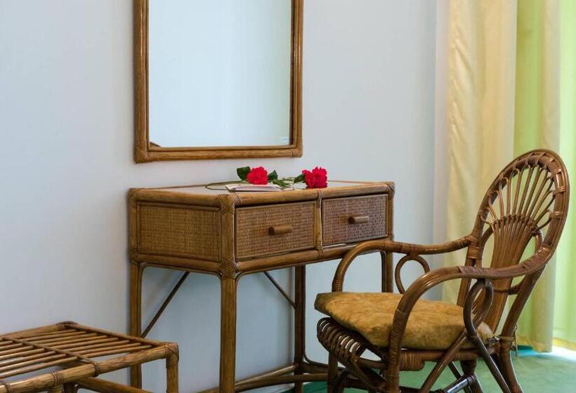 סוויטת ג'וניור, Vila Elena