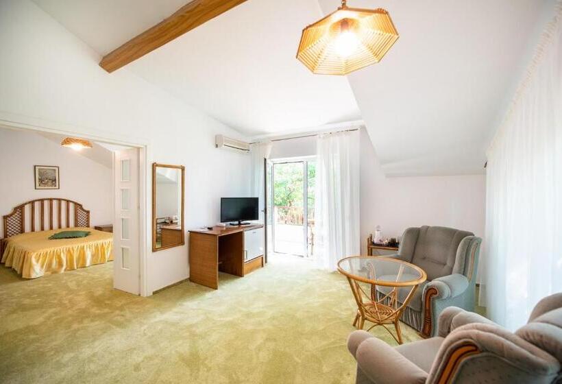 סוויטת ג'וניור, Vila Elena