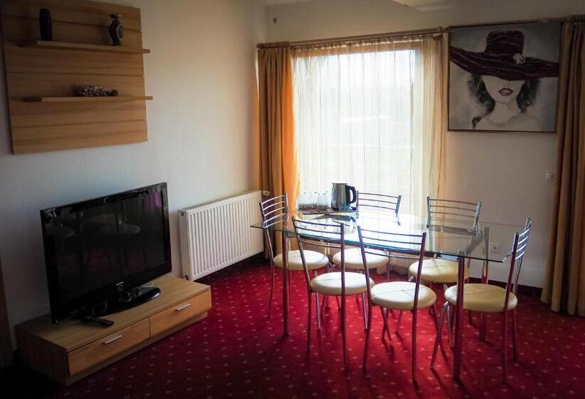 סוויטה עם מרפסת, Pensiunea Riffelt