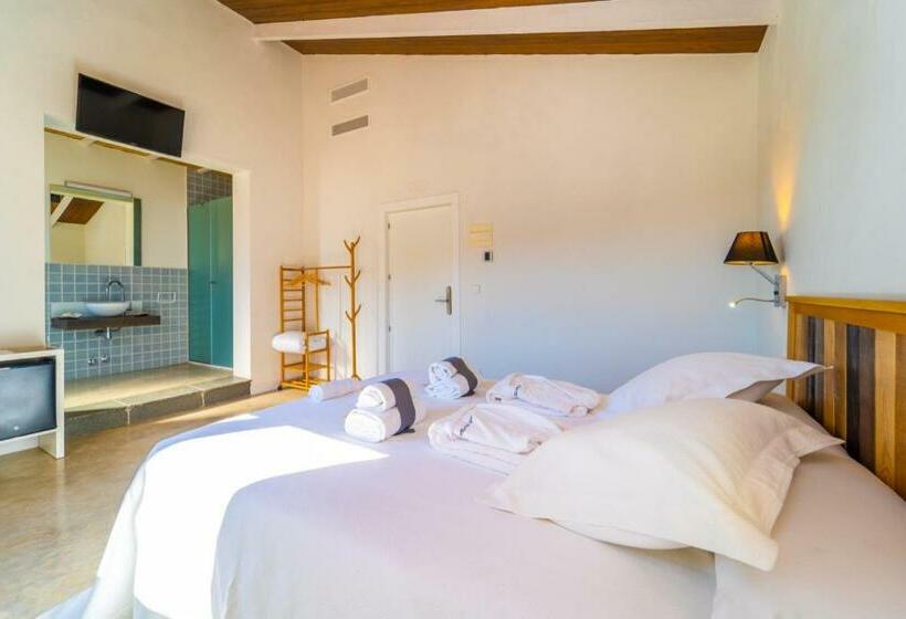 디럭스 룸, Hostal Foies De Baix