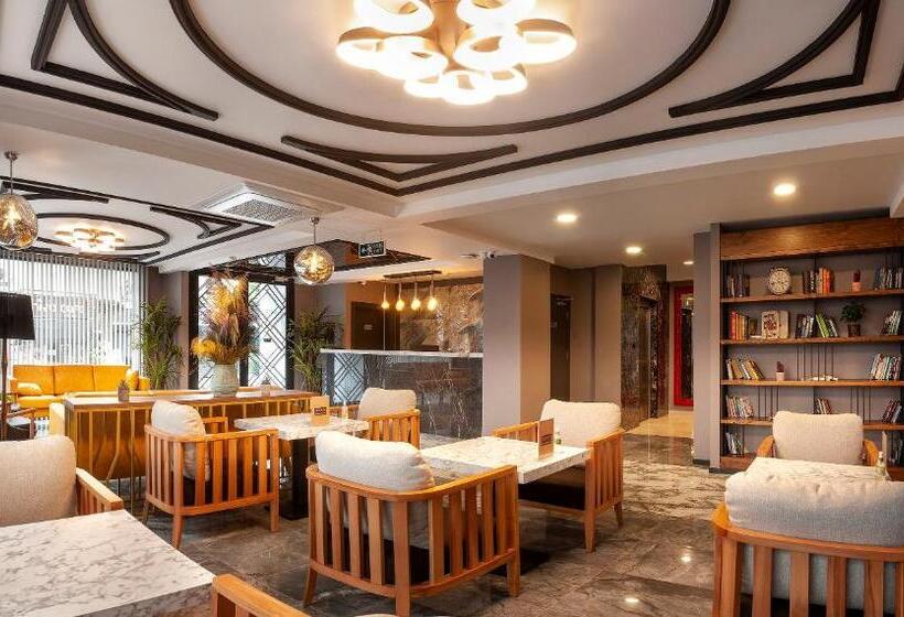 Standard Triple Room, Bossuite Business