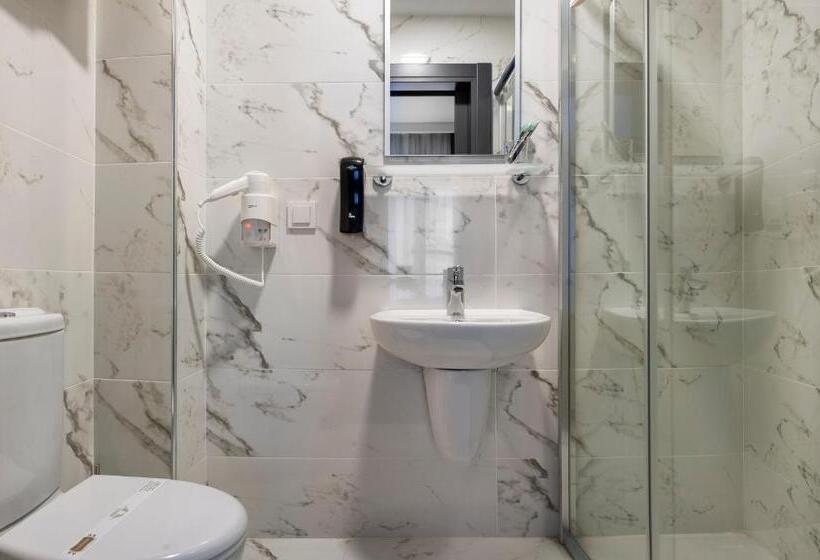 Standard Triple Room, Bossuite Business