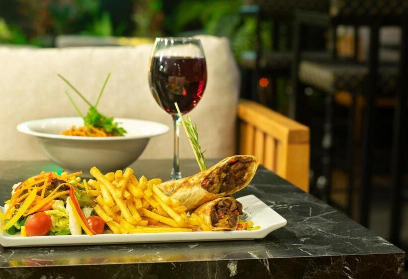 Standard Triple Room, Bossuite Business