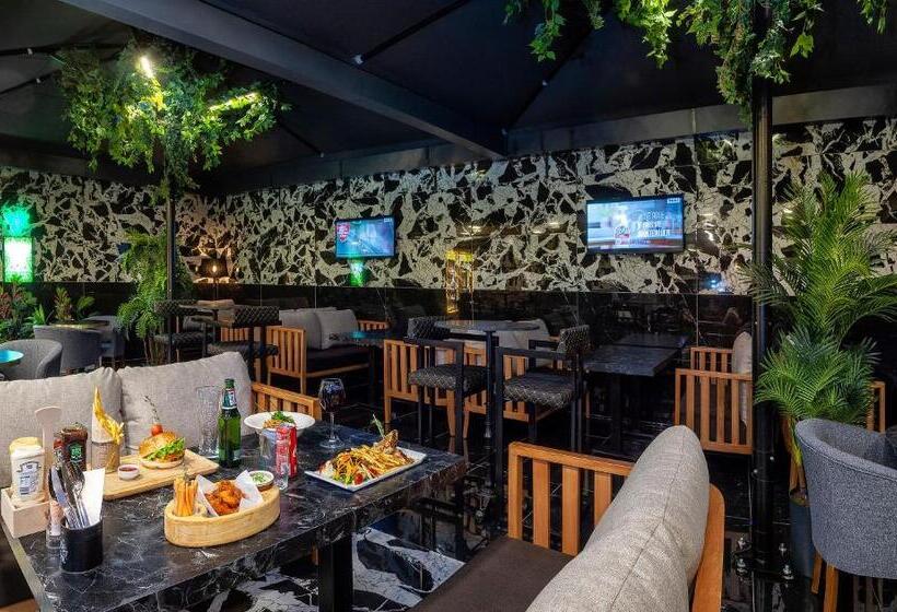 Standard Room with Terrace, Bossuite Business