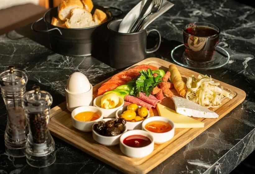 Standard Triple Room with Terrace, Bossuite Business