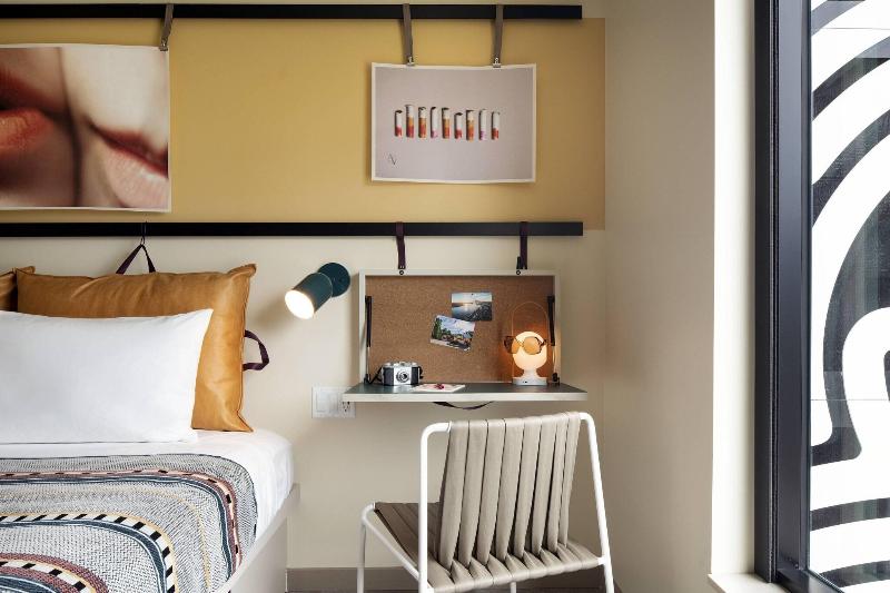 스탠다드 룸 킹사이즈 침대, Moxy Oakland Uptown