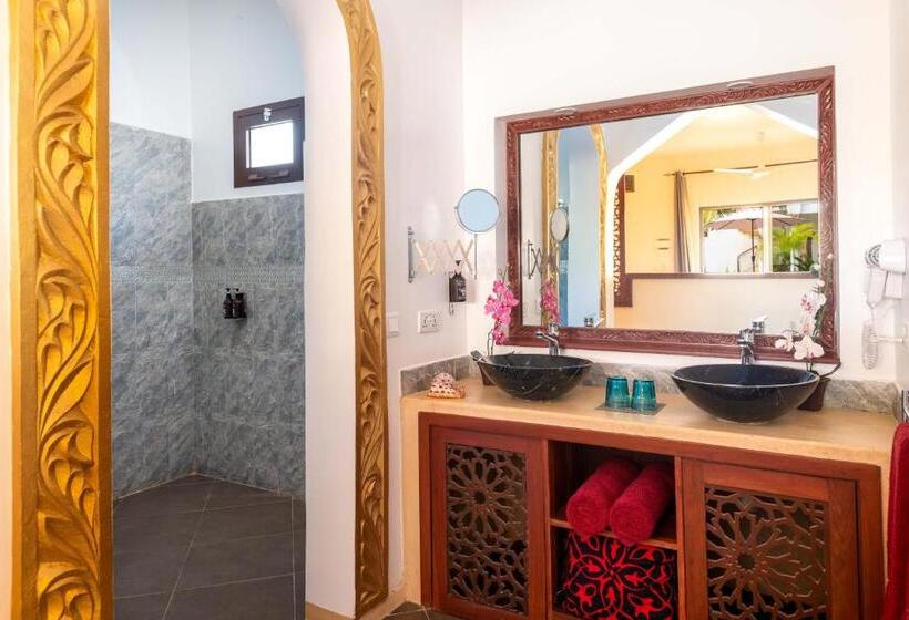 标准三人间, Natural Kendwa Villa