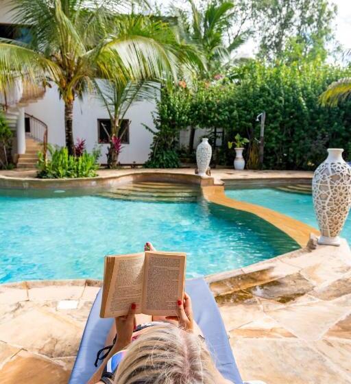 家庭间, Natural Kendwa Villa