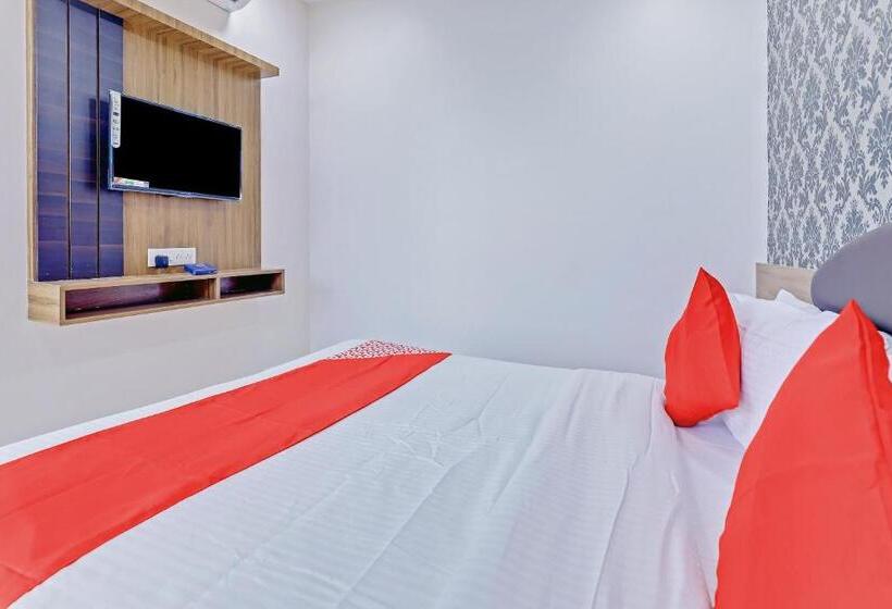 חדר דלוקס, Shiv Inn