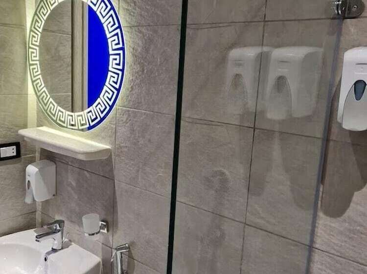 اتاق لوکس, Kmt Hostel