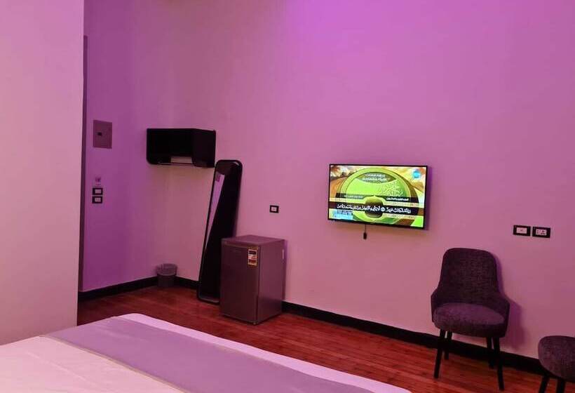 اتاق لوکس, Kmt Hostel