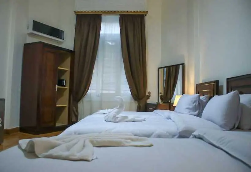 اتاق لوکس سه تخته, Kmt Hostel