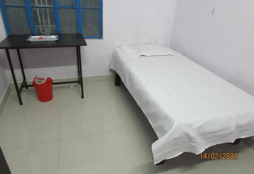 اتاق اکونومی یک تخته, Ashish Guest House Goverdhan Vilas