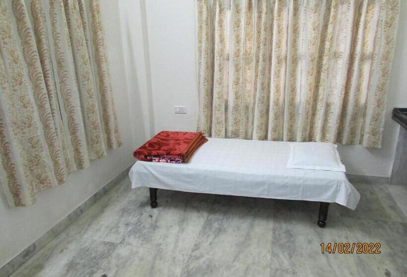 اتاق لوکس یک تخته, Ashish Guest House Goverdhan Vilas