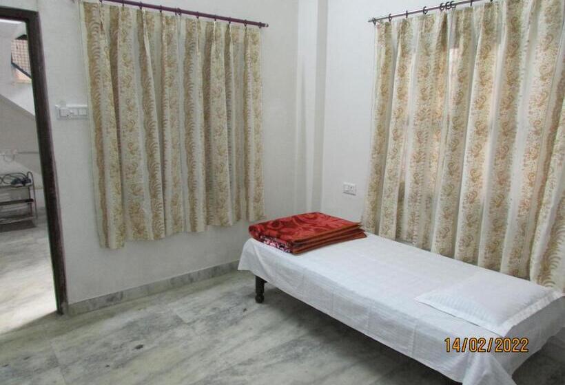 اتاق لوکس یک تخته, Ashish Guest House Goverdhan Vilas