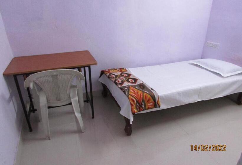 اتاق لوکس یک تخته, Ashish Guest House Goverdhan Vilas