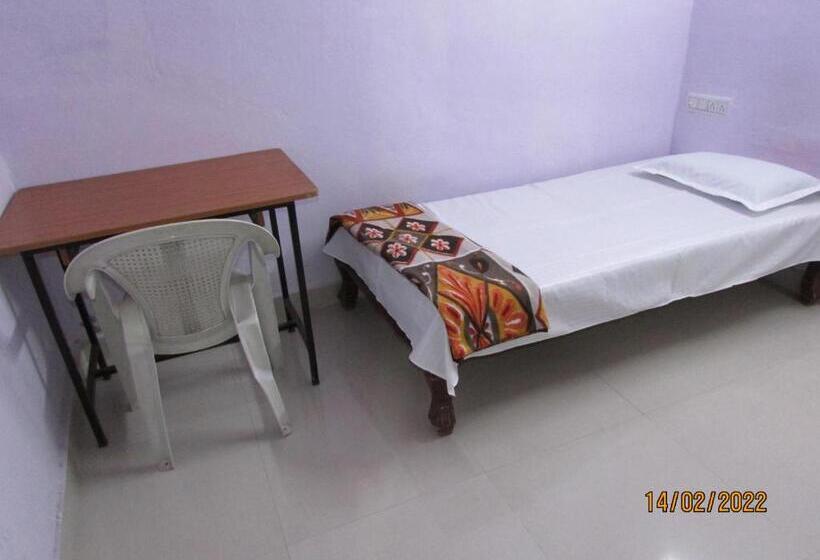 اتاق لوکس یک تخته, Ashish Guest House Goverdhan Vilas